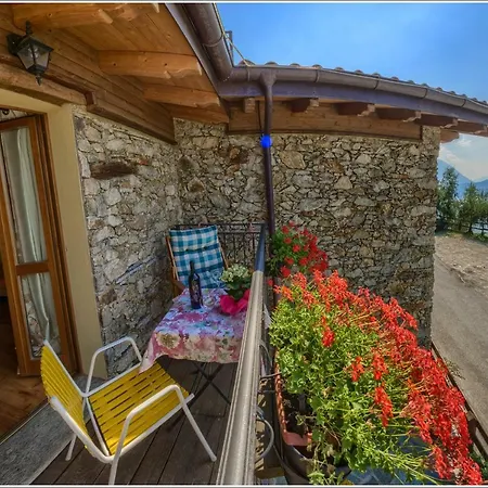 Fantastica Casa Poppo Apartment Bellano Exterior photo