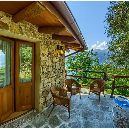Fantastica Casa Poppo Apartment Bellano Exterior photo